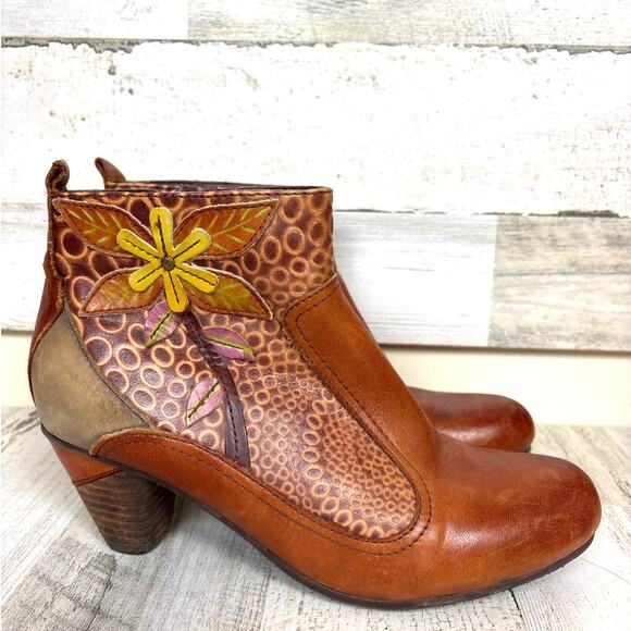 L’Artiste Womens 39 Brown Leather Dramatic Floral Appliqué Boho Ankle Booties - Picture 2 of 7